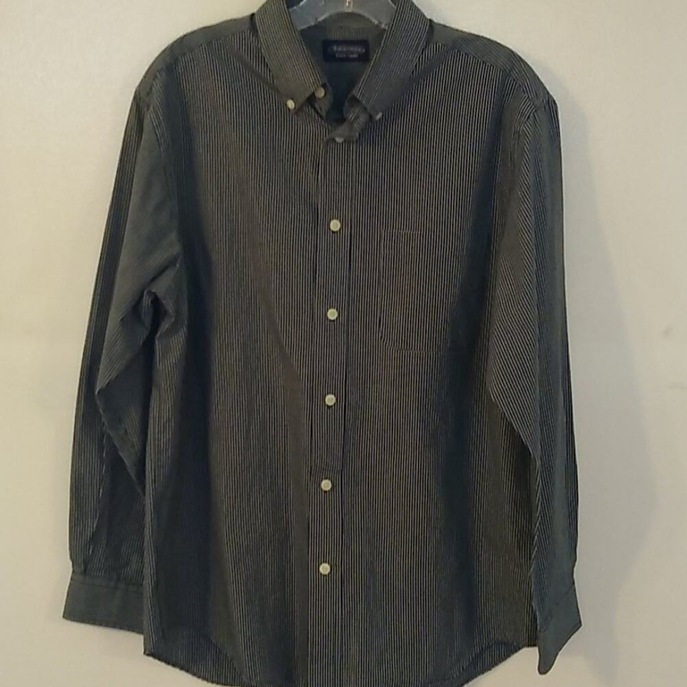 Consensus men's Size Medium Long sleeve shirt . Easy Care, Office Y2K